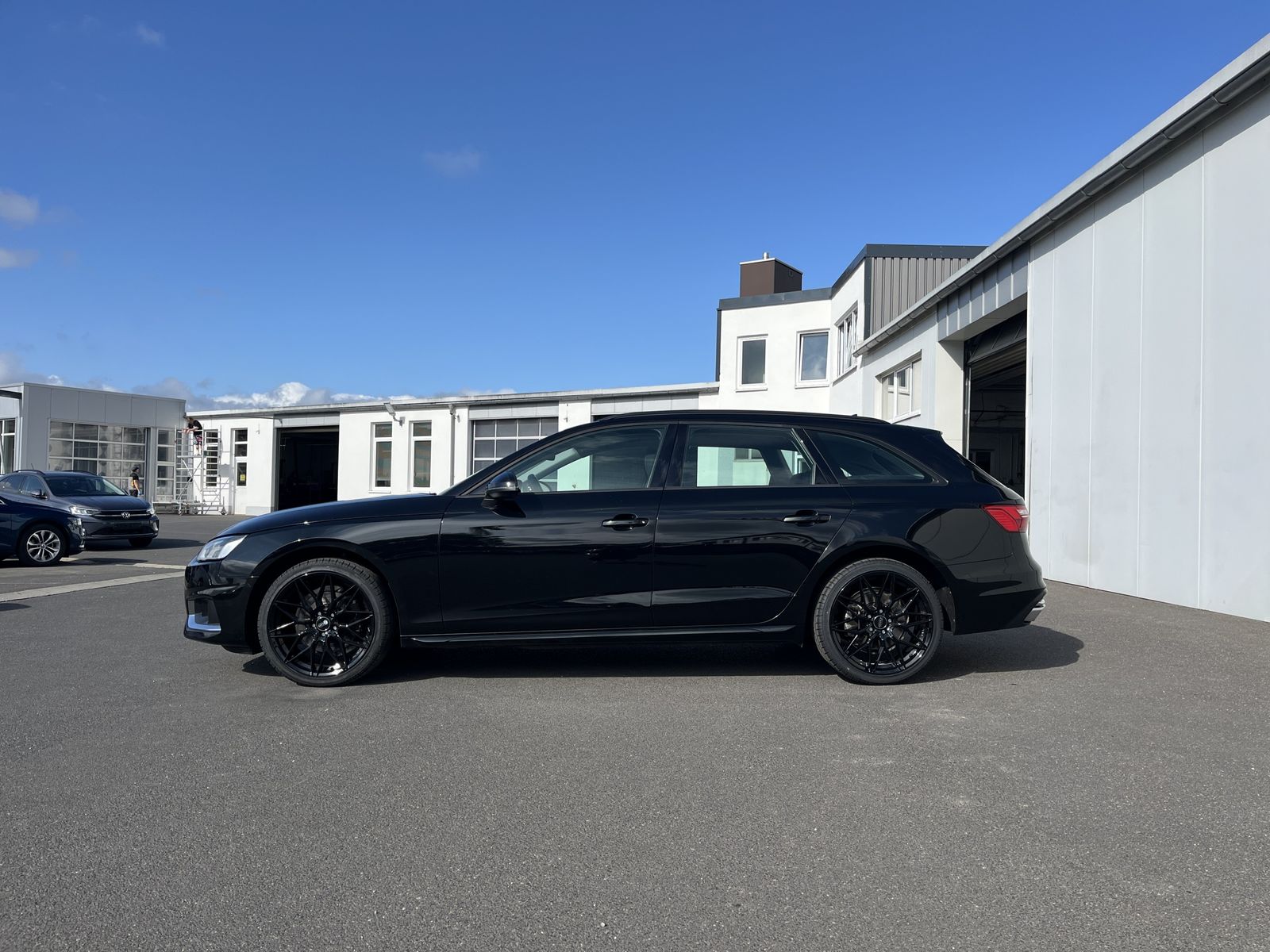 Audi A4 Avant 35 TDI S tronic advanced Blackline - Samsaru's Car Outlet