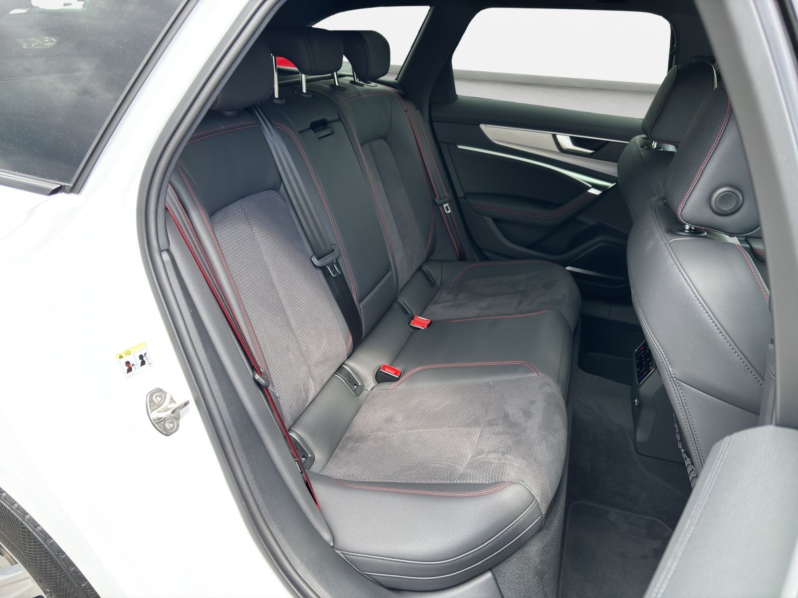 Audi A6 Avant 50 TFSIe qu. S-LINE*NAVI-PLUS*MATRIX*HU