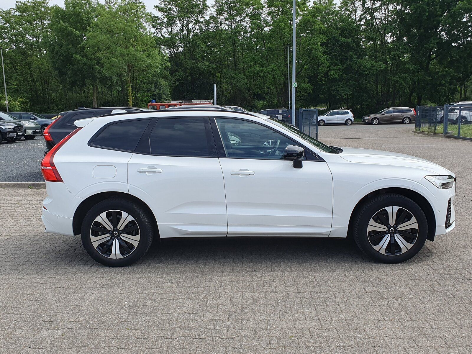 Volvo XC60 Recharge T6 R-Design PANO|