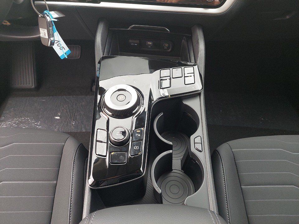 Kia Sportage Vision 1.6T Hybrid Komfort 2WD - Samsaru's Car Outlet