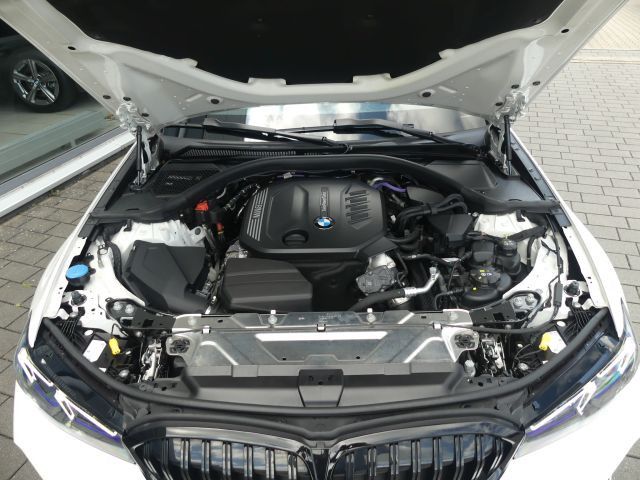 BMW 320 d xDriv Tou M Sport PRO ACC°Pano°Stdhzg.°19Z