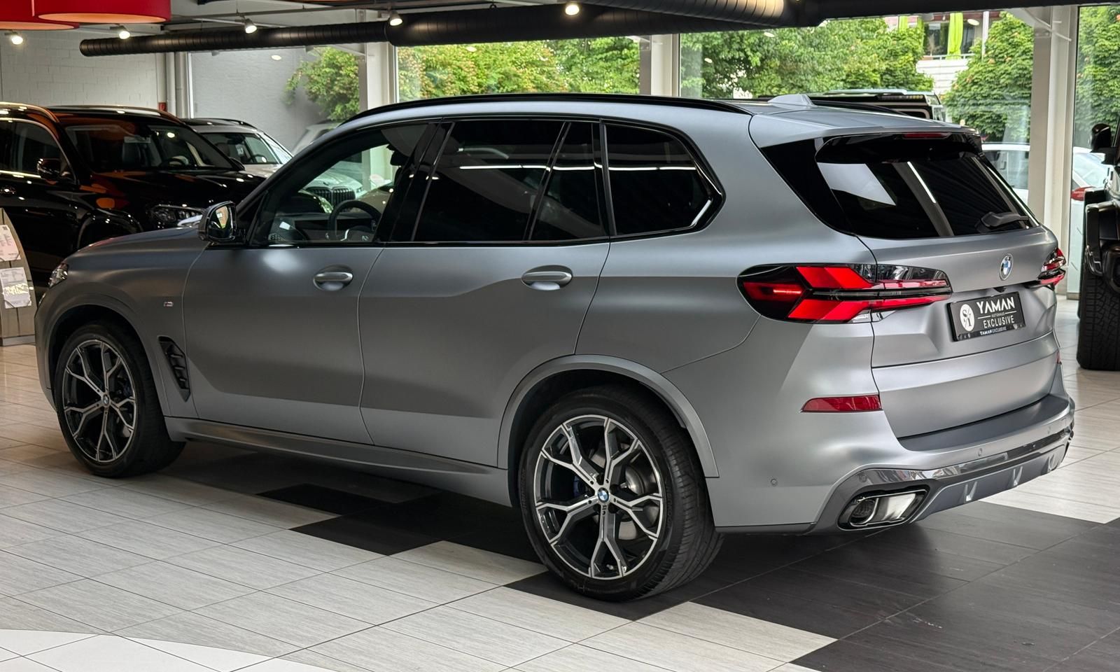 BMW X5 30d xD M Sport*FROZEN*7-Sitz*Pano-SKY*Massage