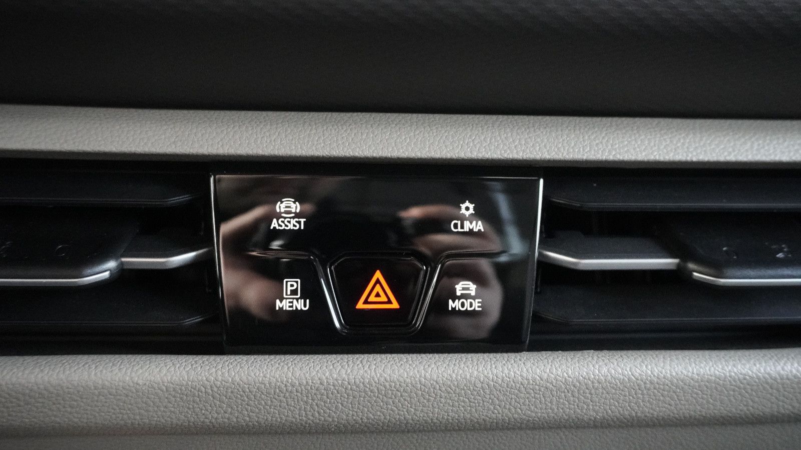 Volkswagen T7 Multivan Style*PANO*AHK*STHZ*H&K*HUD*360*FULL