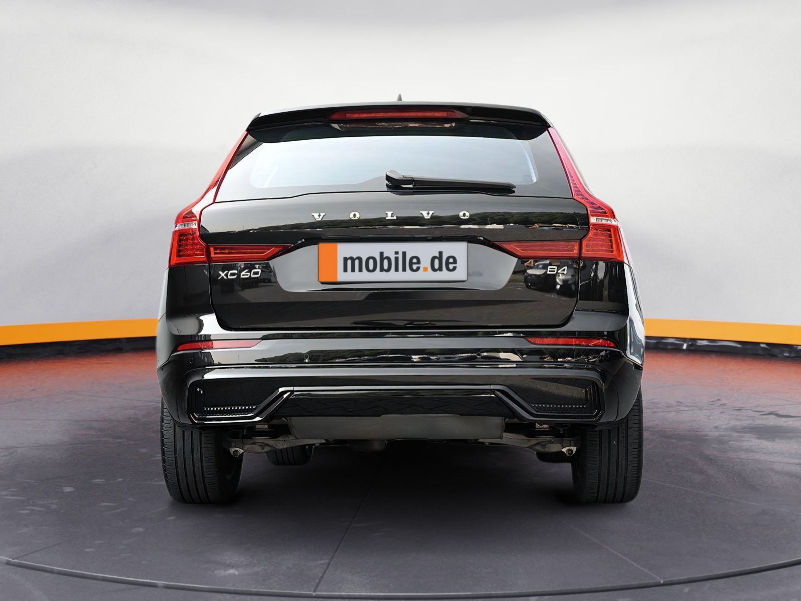 Volvo XC60 B4 Plus Dark - Samsaru's Car Outlet