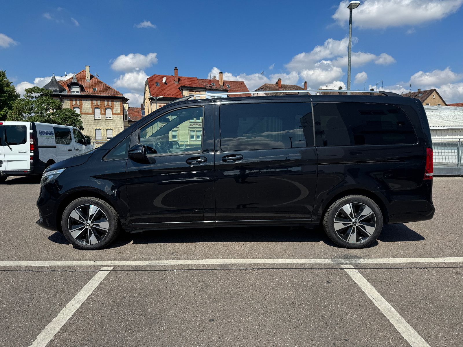 Mercedes-Benz V 220 d lang 4M - Samsaru's Car Outlet