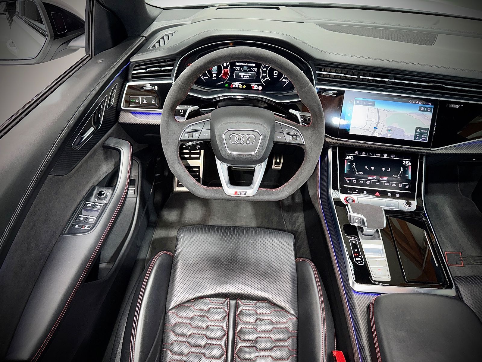 Audi RSQ8*CARBON*MATRIX*ALLRADLENKUNG*HEAD-UP*2.HAND*