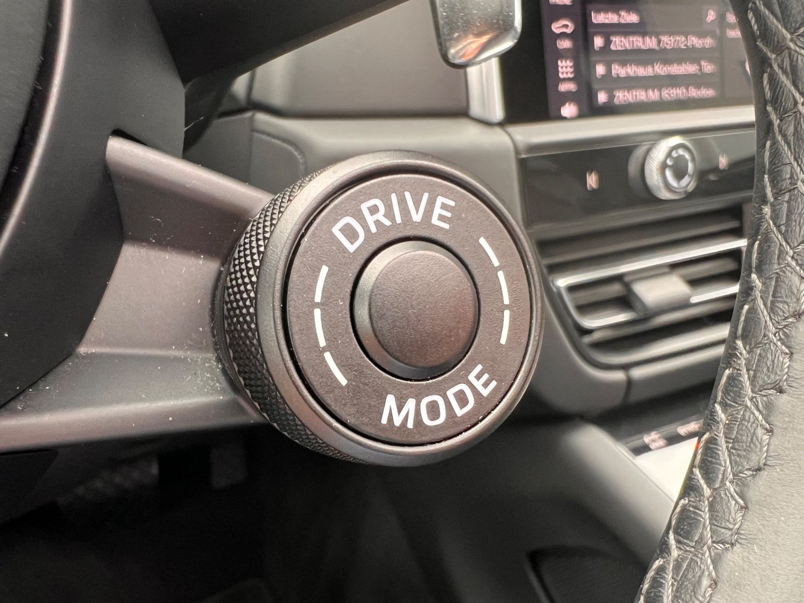 Porsche Macan III Exclusive - Samsaru's Car Outlet