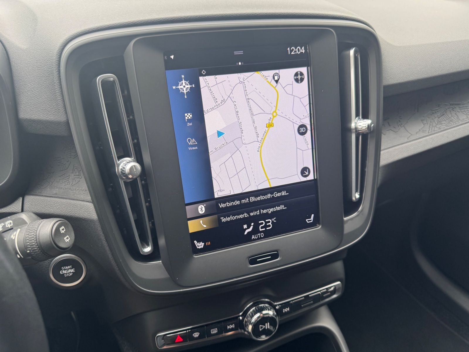 Volvo XC 40  Momentum**Navi+Winter+Kamera**