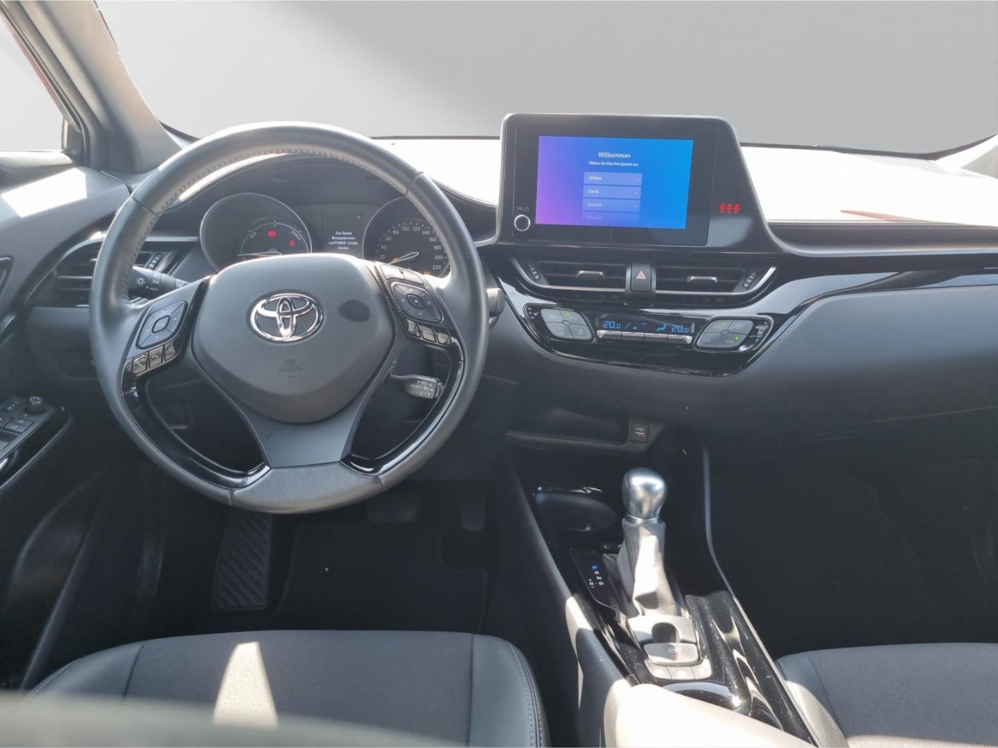 Toyota C-HR 2.0 Hybrid - Samsaru's Car Outlet