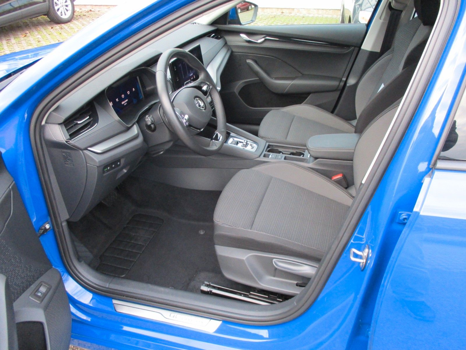 Skoda Octavia Combi 1.4 TSI iV DSG Ambition - Samsaru's Car Outlet