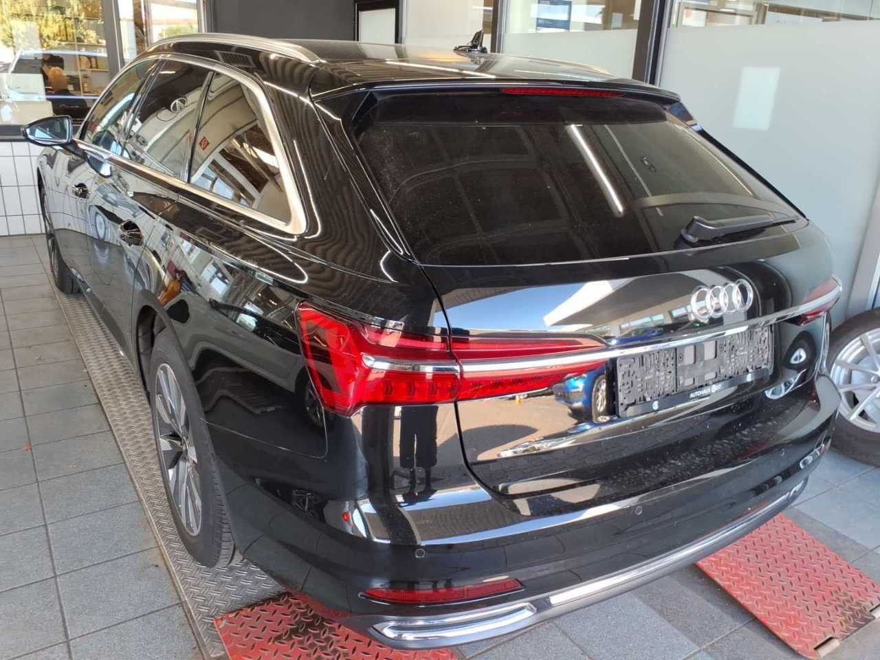 Audi A6 Avant 40 TDI S tronic SPORT - Samsaru's Car Outlet