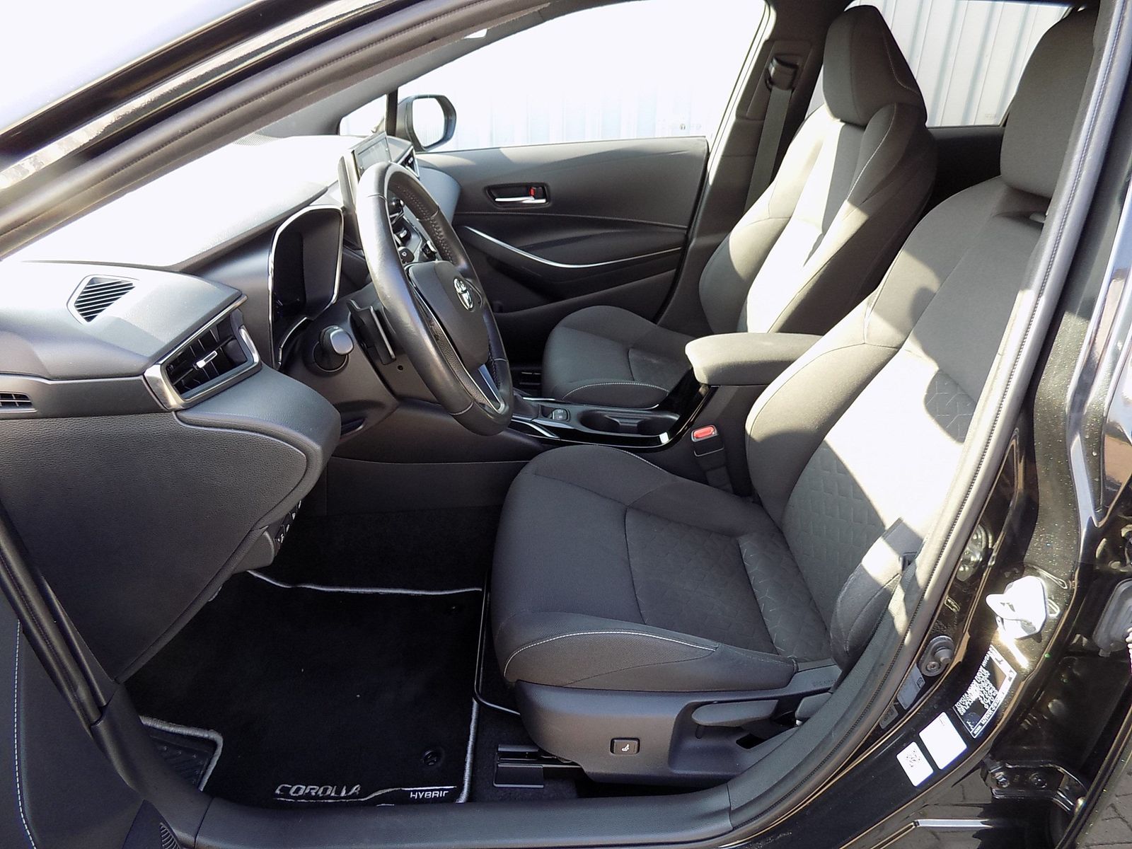 Toyota Corolla Touring Sports 2.0 l Hybrid Team D - Samsaru's Car Outlet