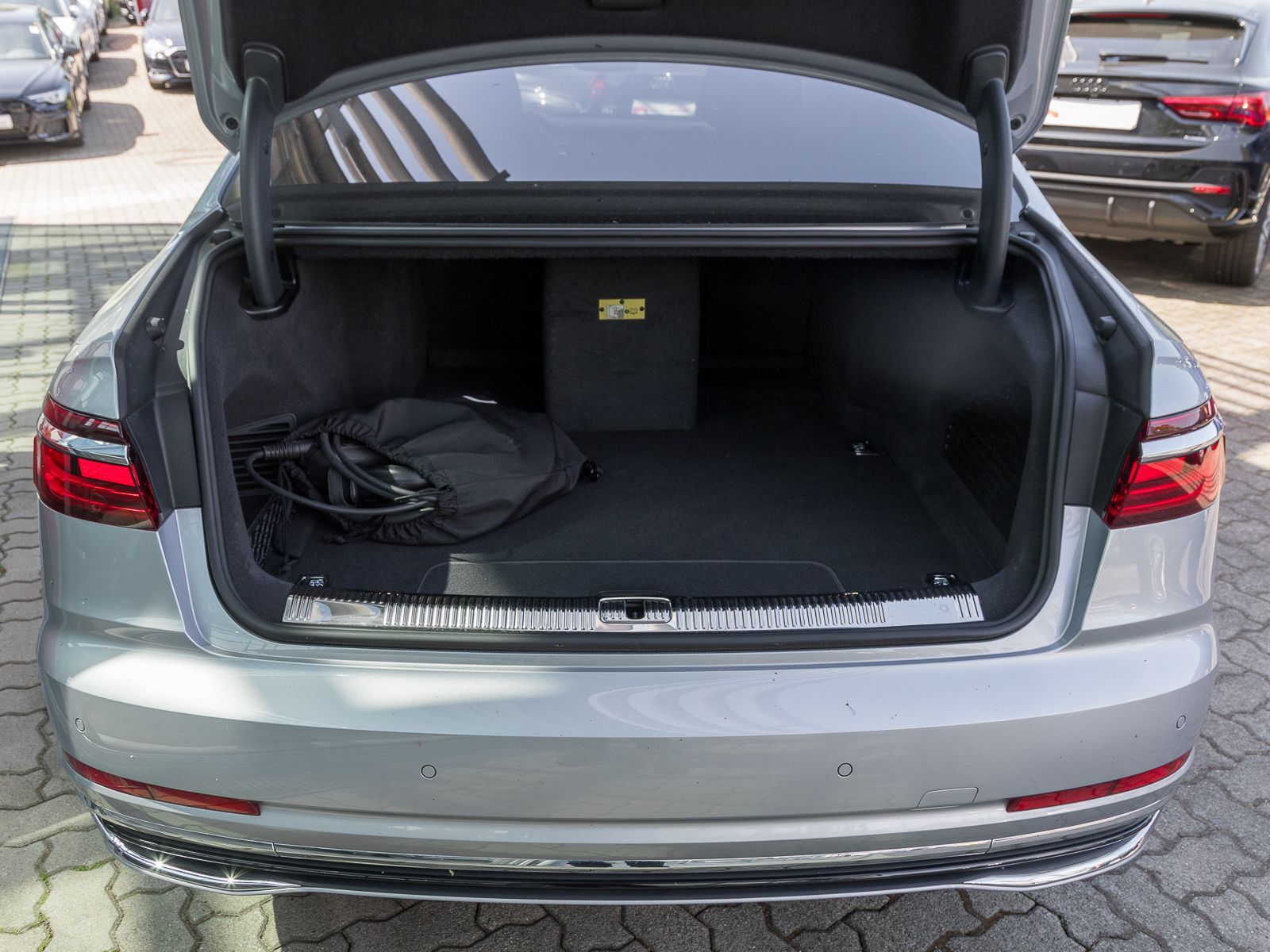 Audi A8 60 TFSIe Q - Samsaru's Car Outlet