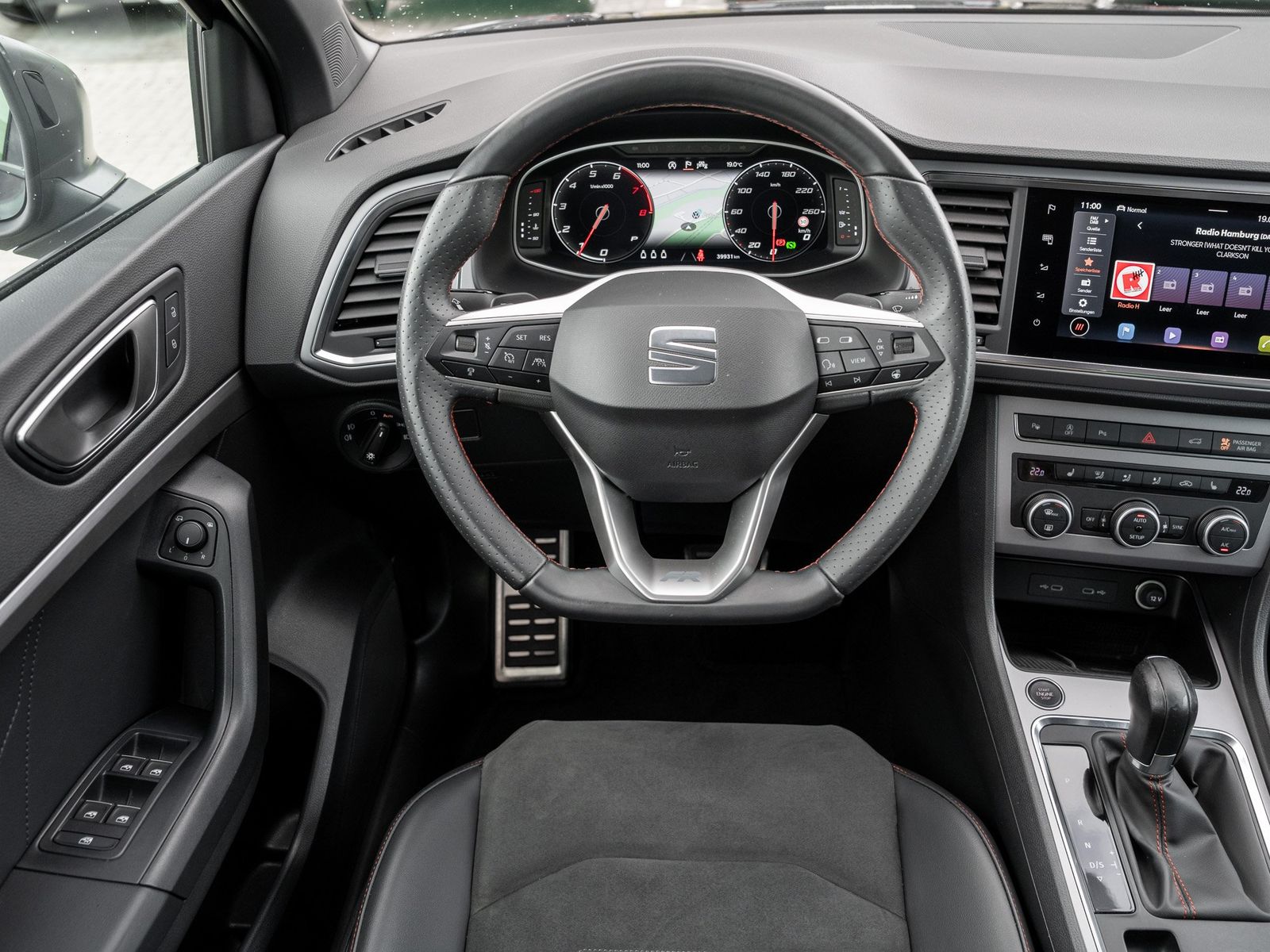 Seat ATECA FR 1.5 TSI DSG AHK Kam. Navi Pano Sportp.
