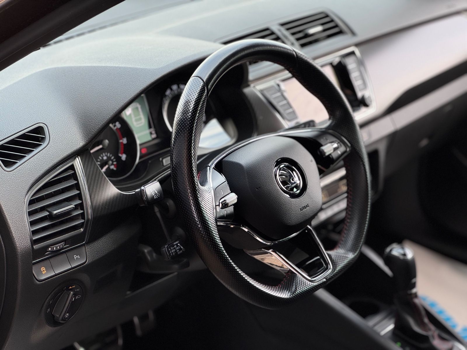 Skoda Fabia Monte Carlo - Samsaru's Car Outlet