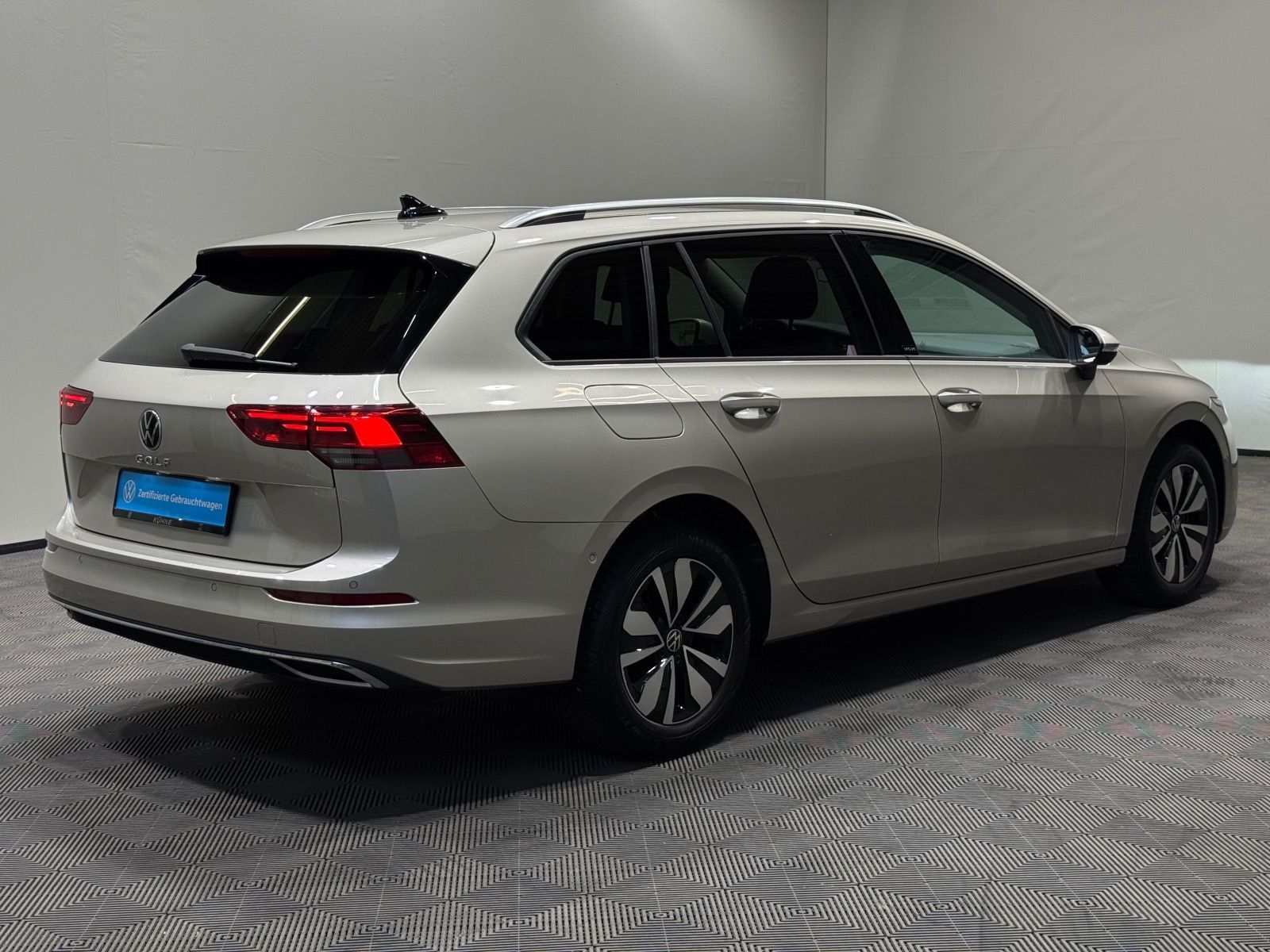 Volkswagen Golf Variant MOVE 1.5 TSI - Samsaru's Car Outlet