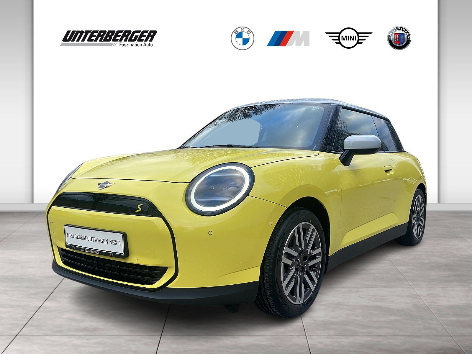 MINI Cooper SE M Classic - Samsaru's Car Outlet