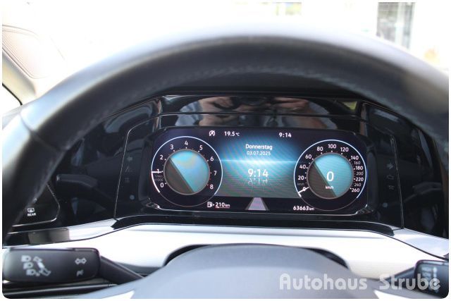 Volkswagen Golf VIII 1.0 TSI - Samsaru's Car Outlet