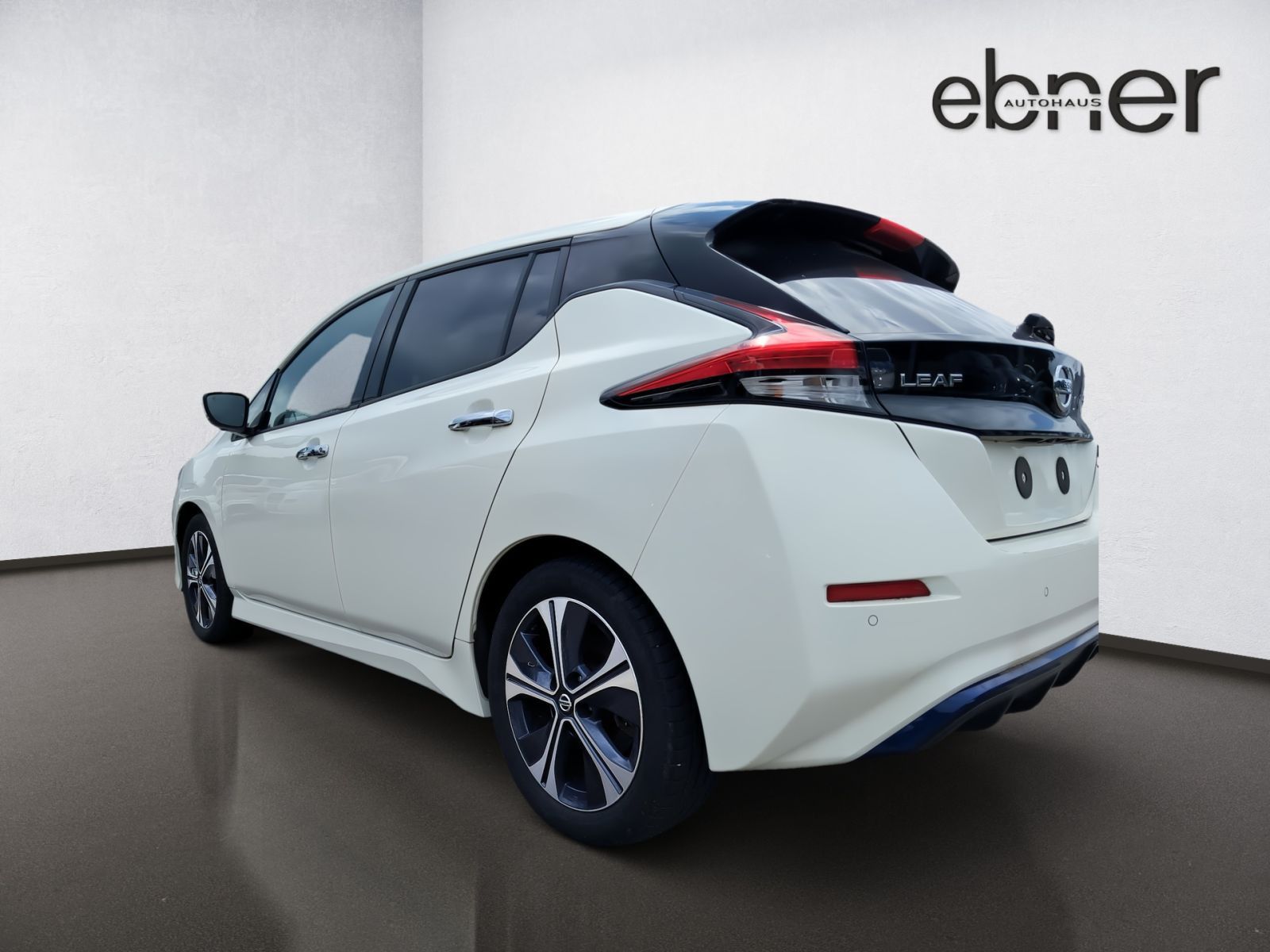 Nissan Leaf 40 - Samsaru's Car Outlet