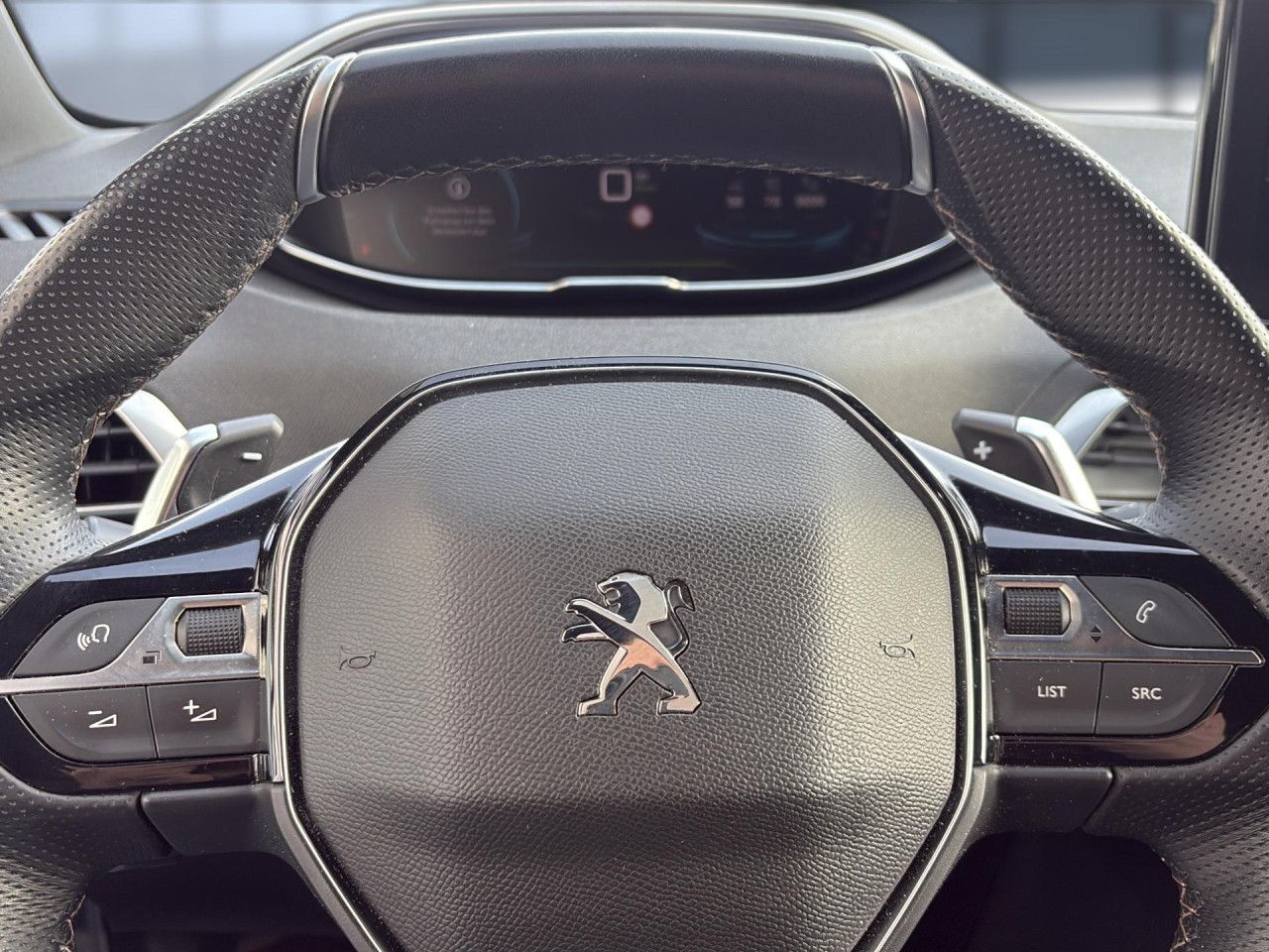 Peugeot 3008 Hybrid4 300 GT Kamera Focal Keyless AHK LED