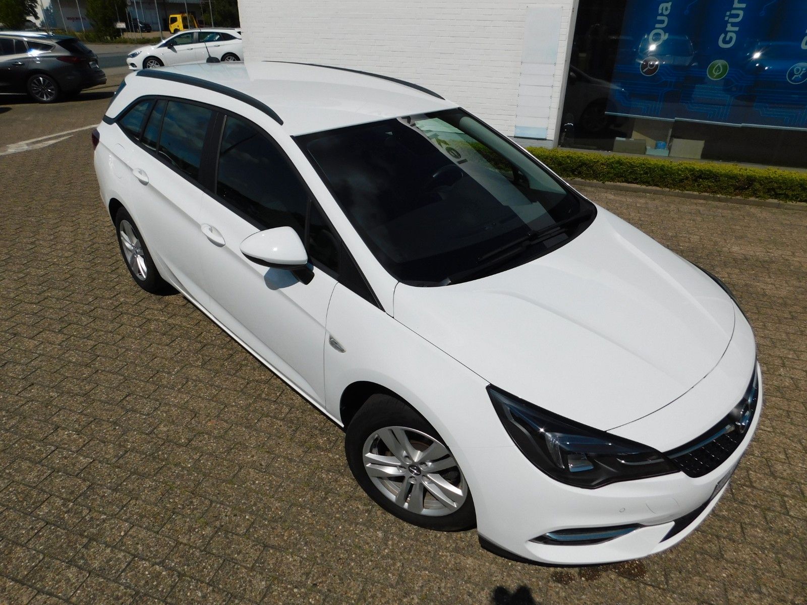 Opel ASTRA K Sports Tourer EDITION - Samsaru's Car Outlet
