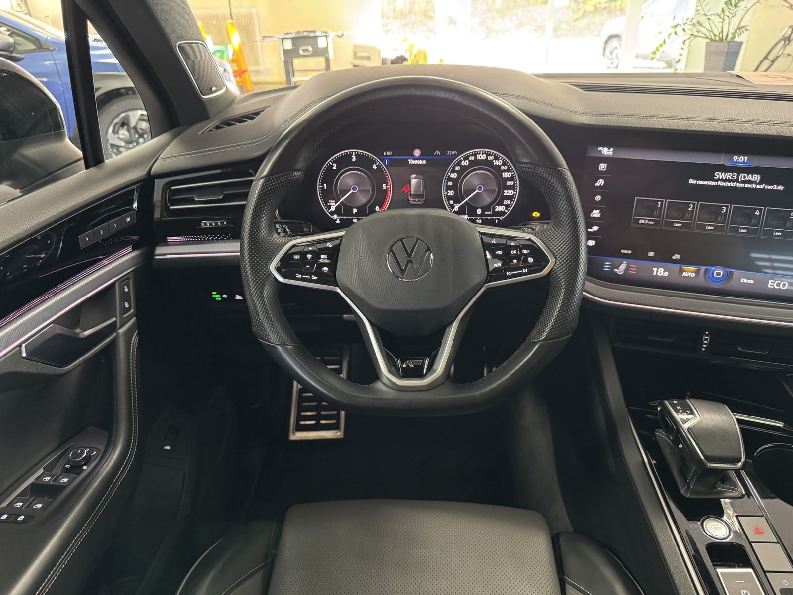 Volkswagen Touareg R-Line 4Motion - Samsaru's Car Outlet