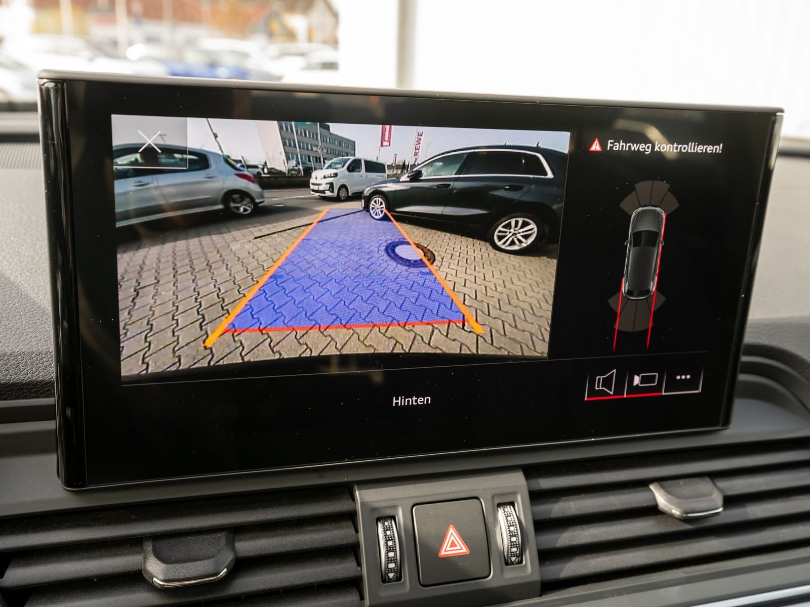 Audi Q5 S line 50TFSI e quattro NAVI LED AHK PANO RFK