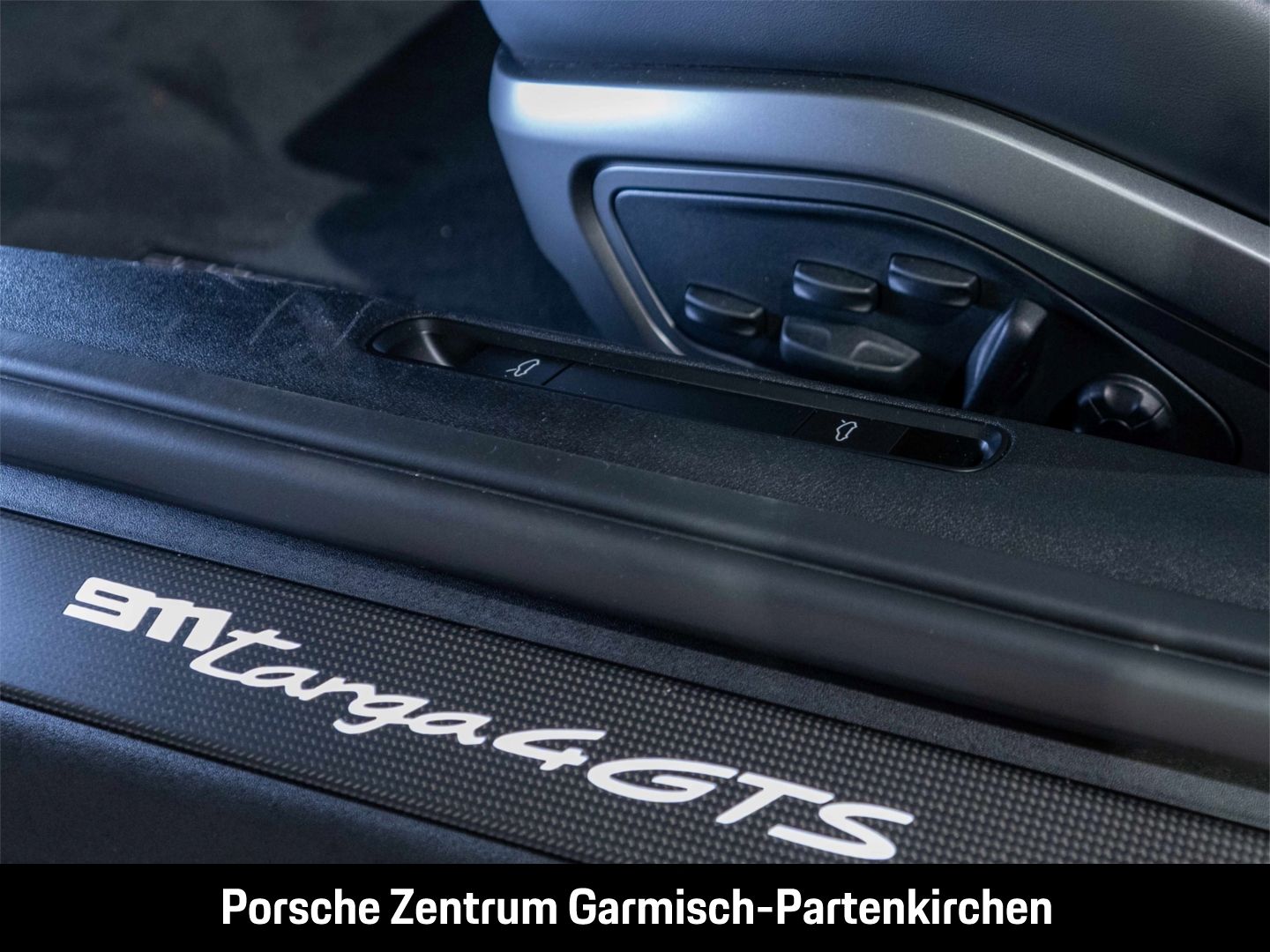 Porsche 992 911 Targa 4 GTS Matrix LED LenkradHZG Temp