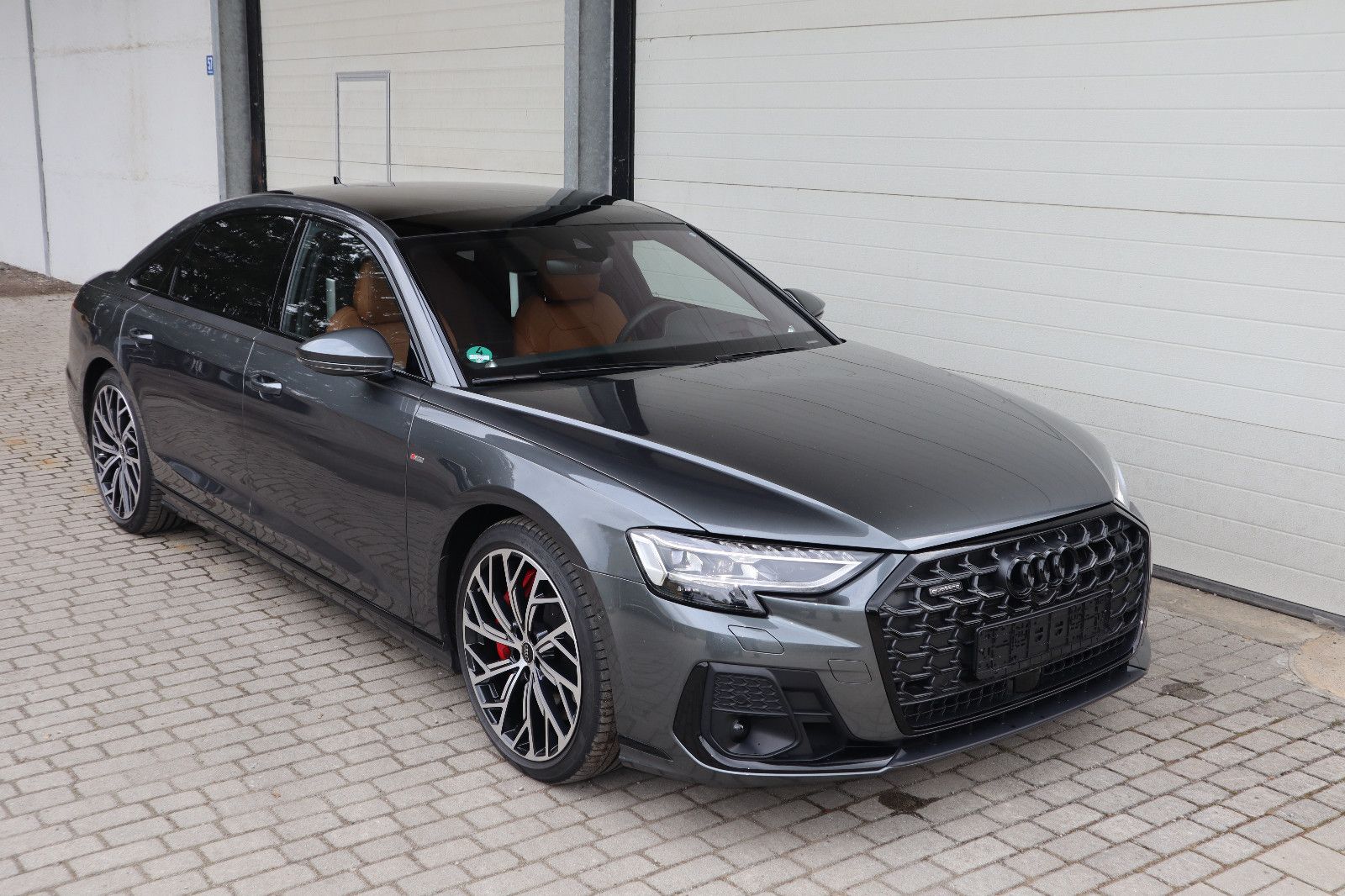 Audi A8L 60 TFSIe lang BLACK - Samsaru's Car Outlet