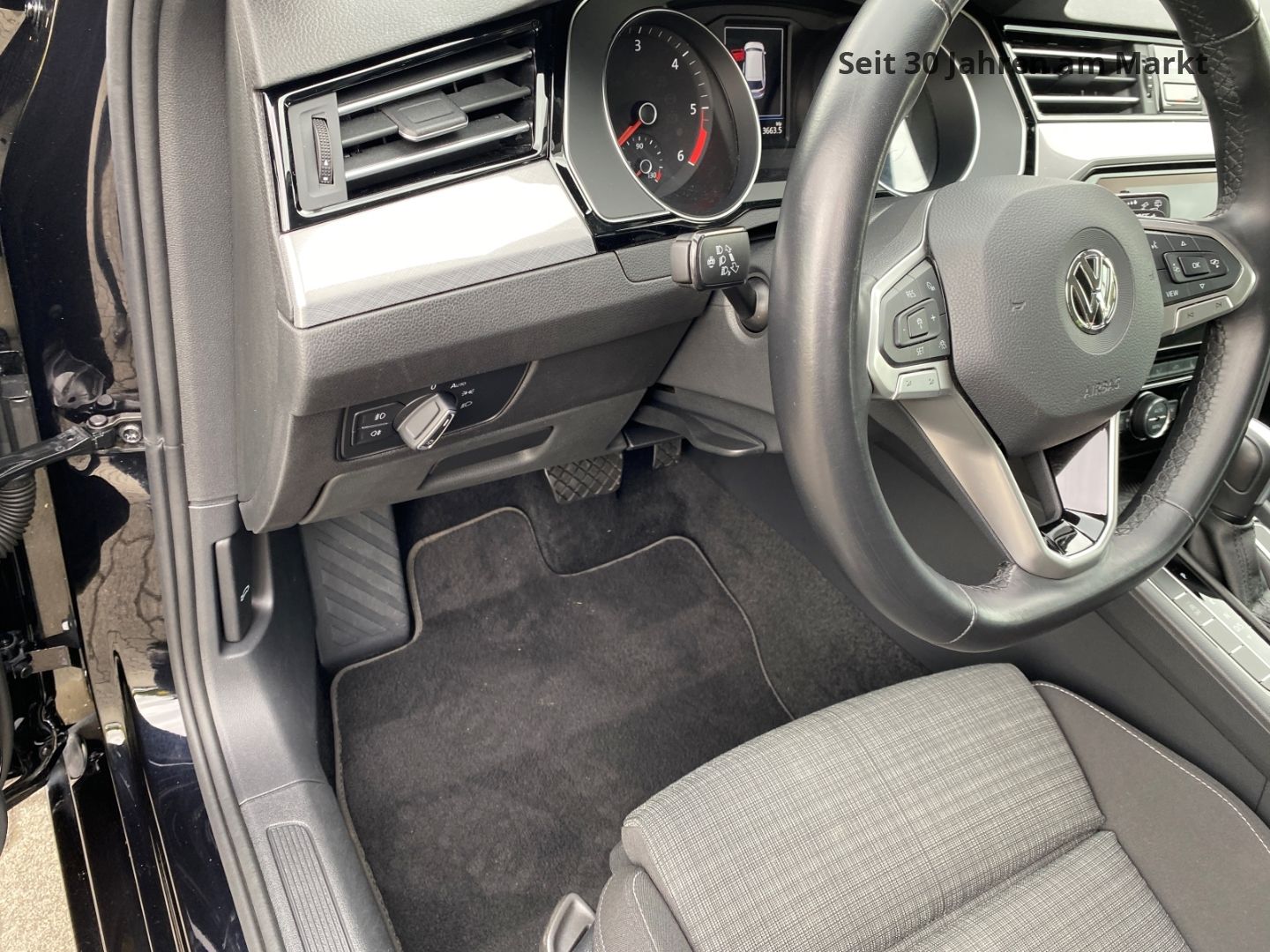 Volkswagen Passat Variant Business 2.0 TDI - Samsaru's Car Outlet