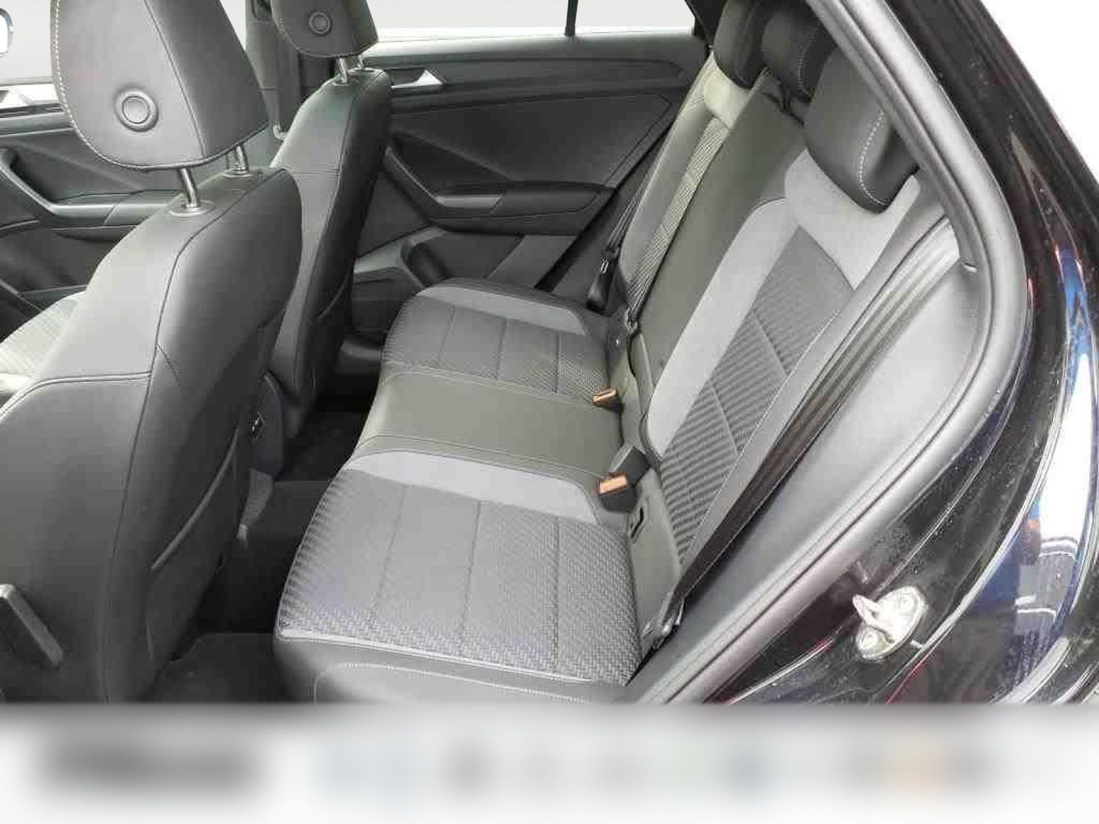 Volkswagen T-Roc Sport 1.5 TSI DSG - Samsaru's Car Outlet
