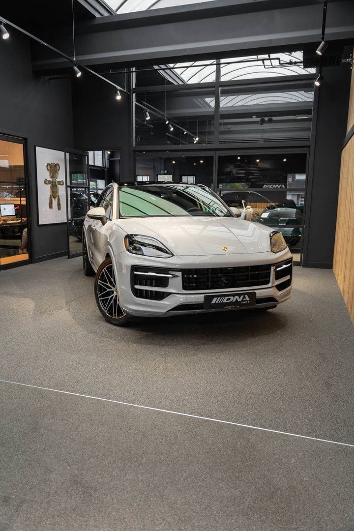 Porsche Cayenne Coupé E-Hybrid Carbon 3.0 E-Hybrid Pano