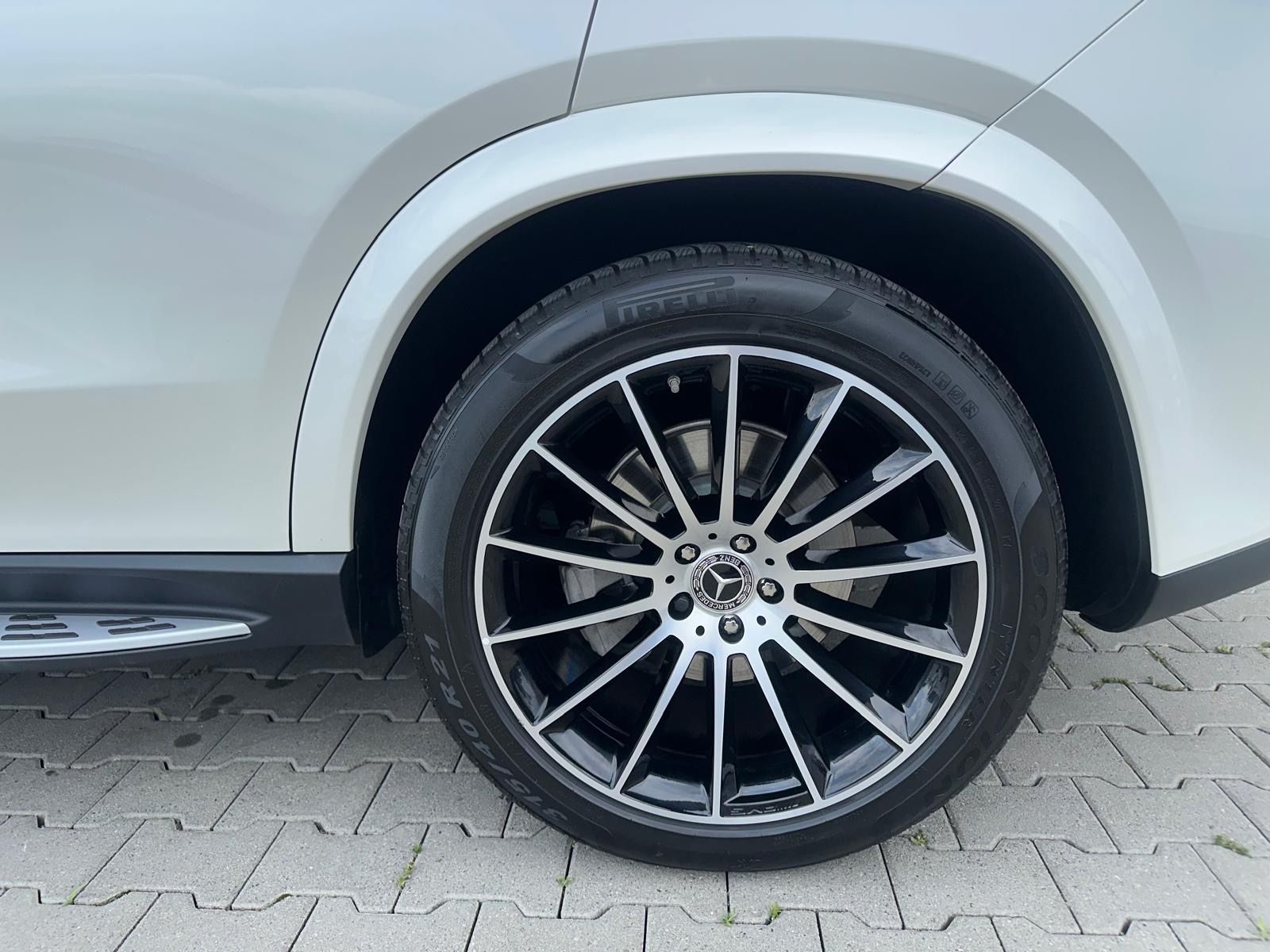 Mercedes-Benz GLE400 4M AMG-LINE DISTRONIC PANO HUD KEYLESS-GO