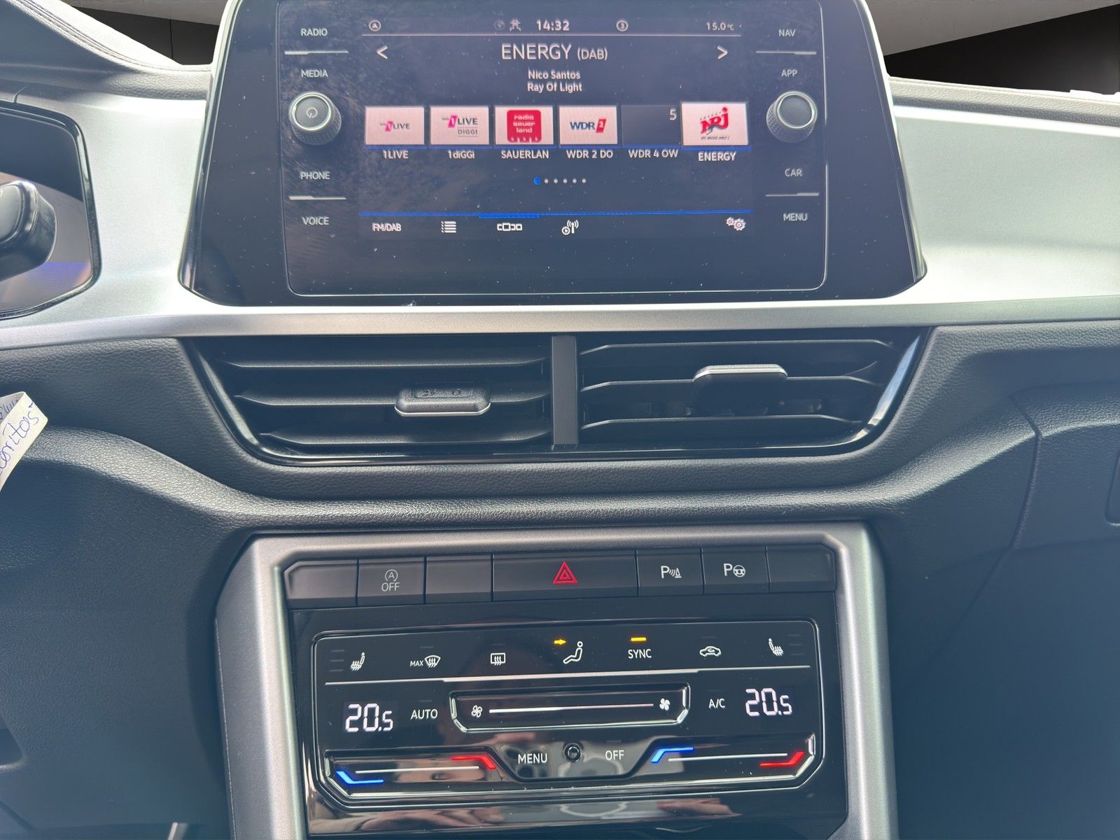 Volkswagen T-Roc 1.5TSI DSG Life - Samsaru's Car Outlet