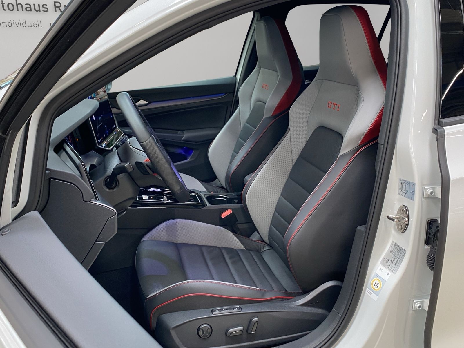 Volkswagen Golf VIII GTI Clubsport 2.0 TSI DSG / Navi LED