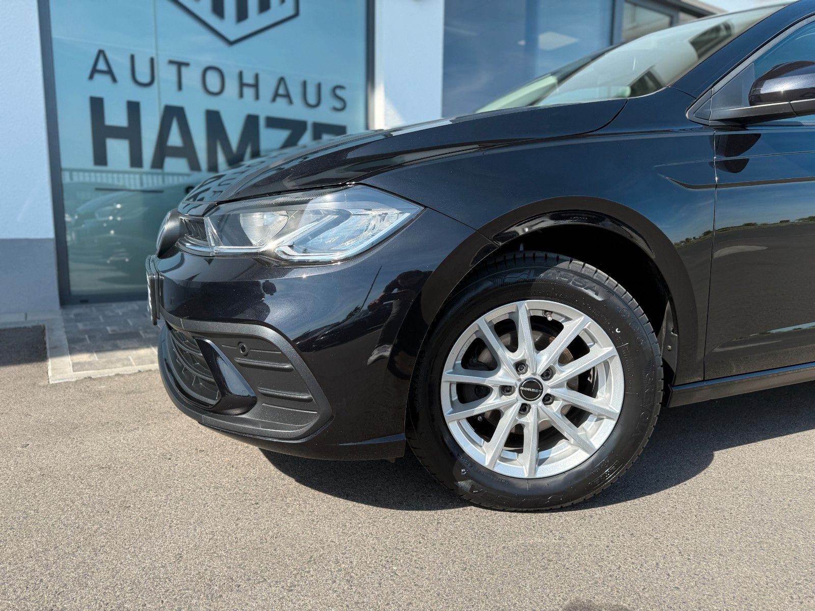 Volkswagen Polo VI Life 70KW DSG - Samsaru's Car Outlet