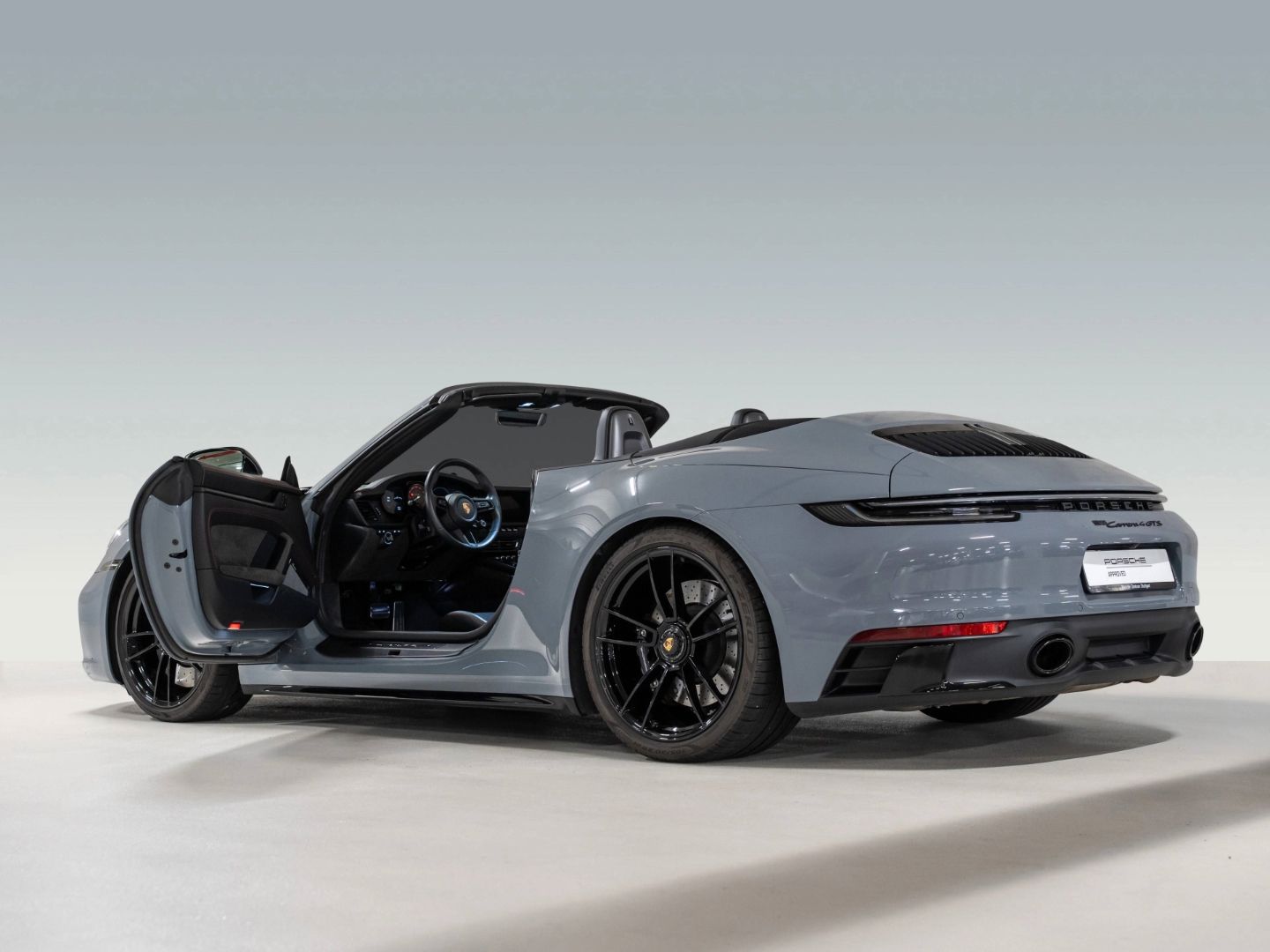 Porsche 992 Carrera 4 GTS Cabriolet InoDrive Burmester