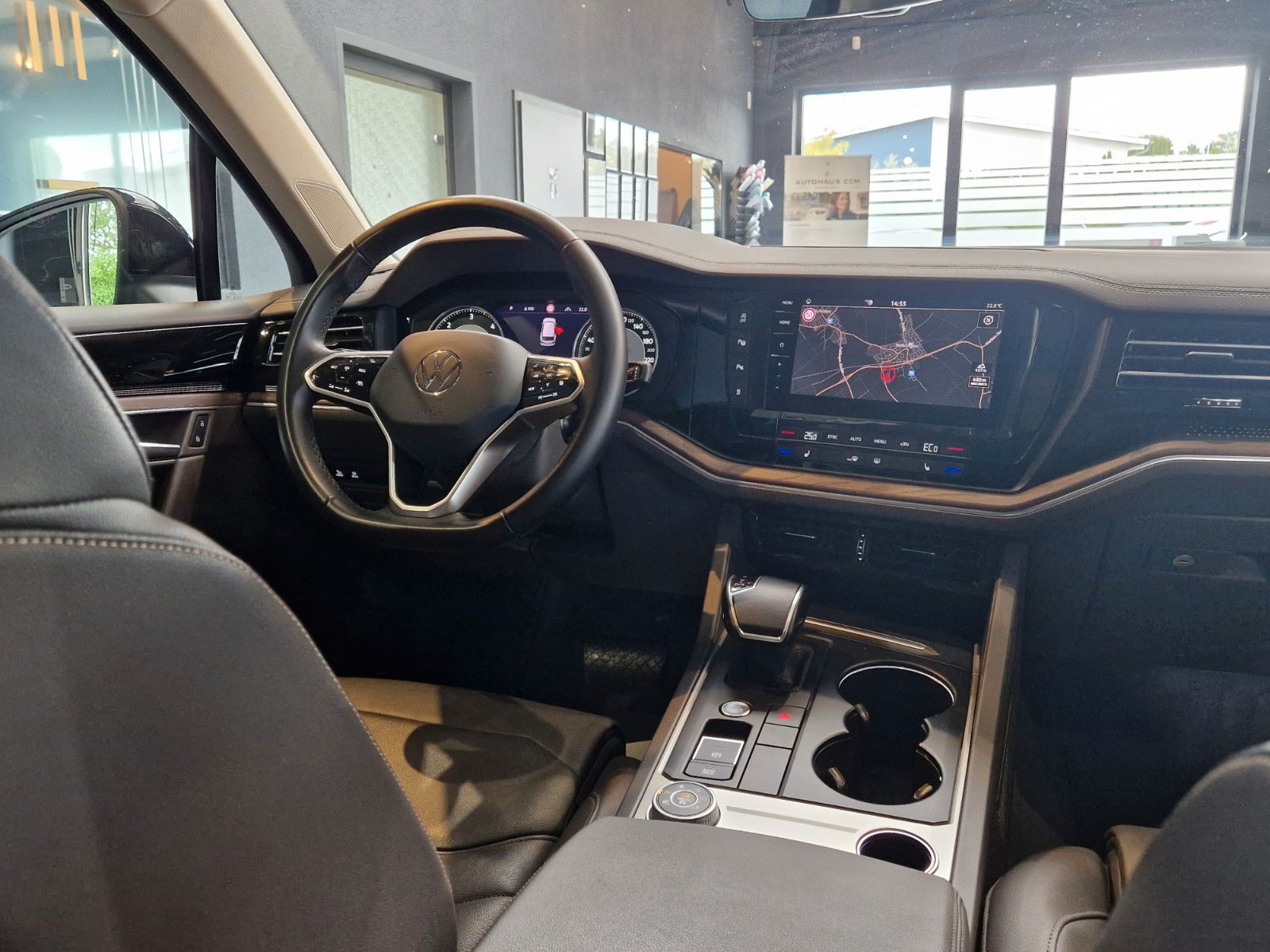 Volkswagen Touareg 3.0TDI Atmosphere 4Motion - Samsaru's Car Outlet