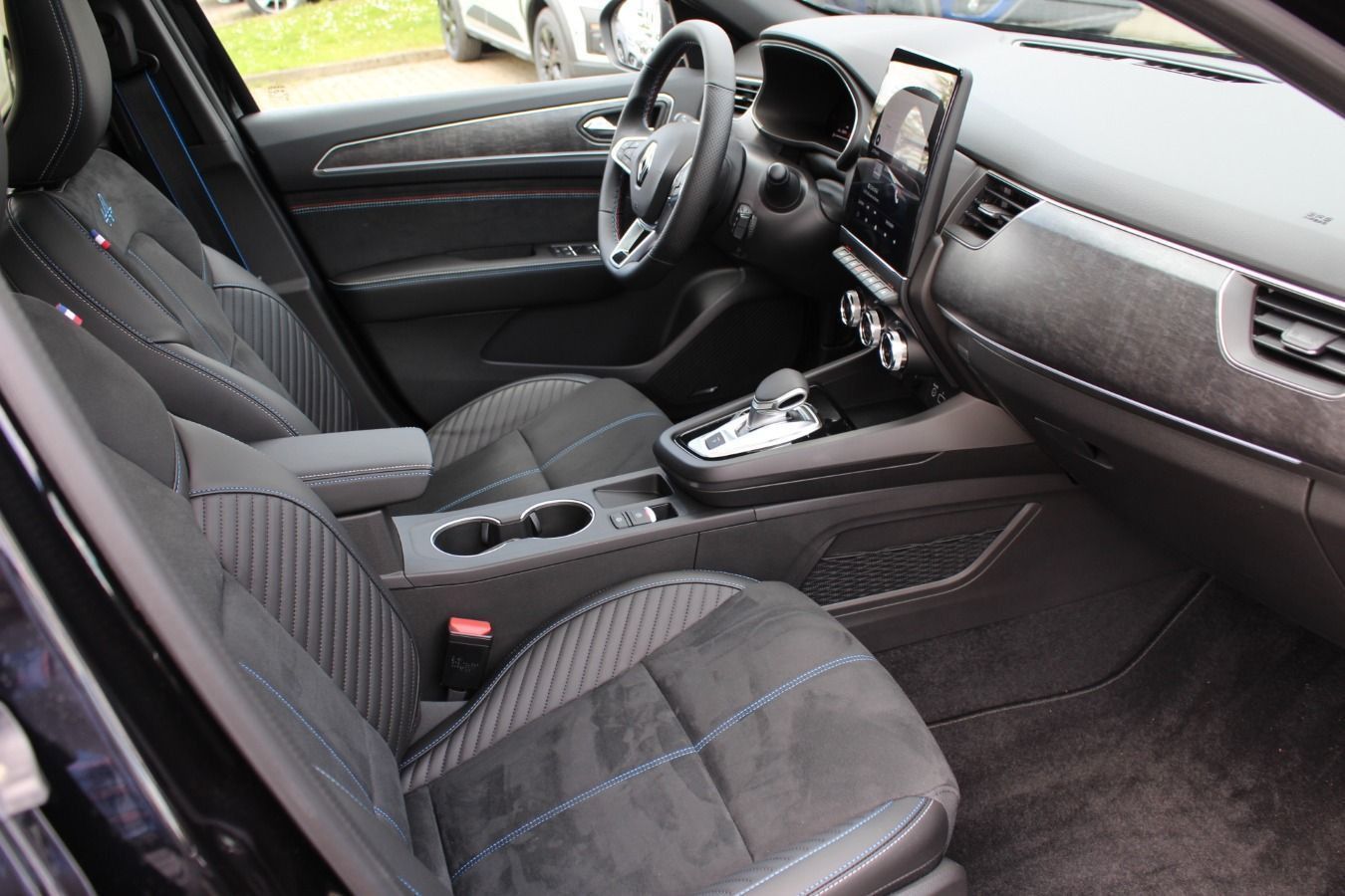 Renault Arkana E-Tech 145 Full Hybrid - Samsaru's Car Outlet