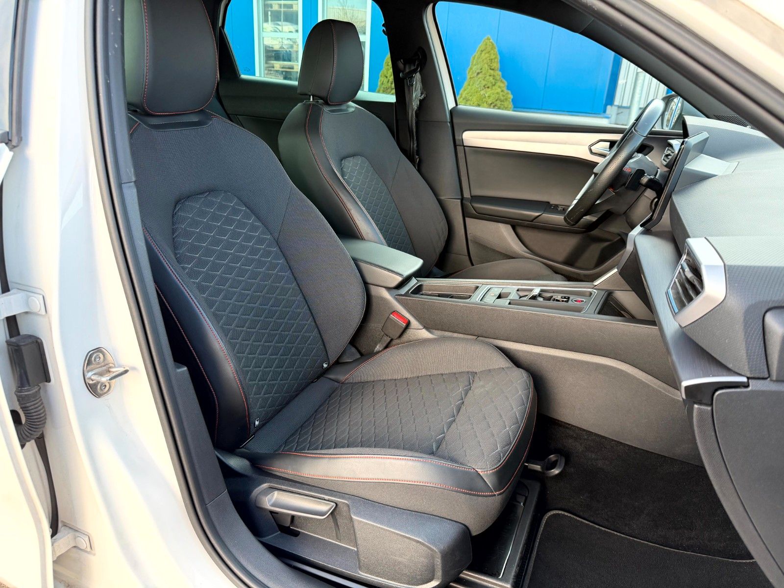 Seat Leon 1.5 eTSI ACT FR DSG Sportstourer Navi_Kamer