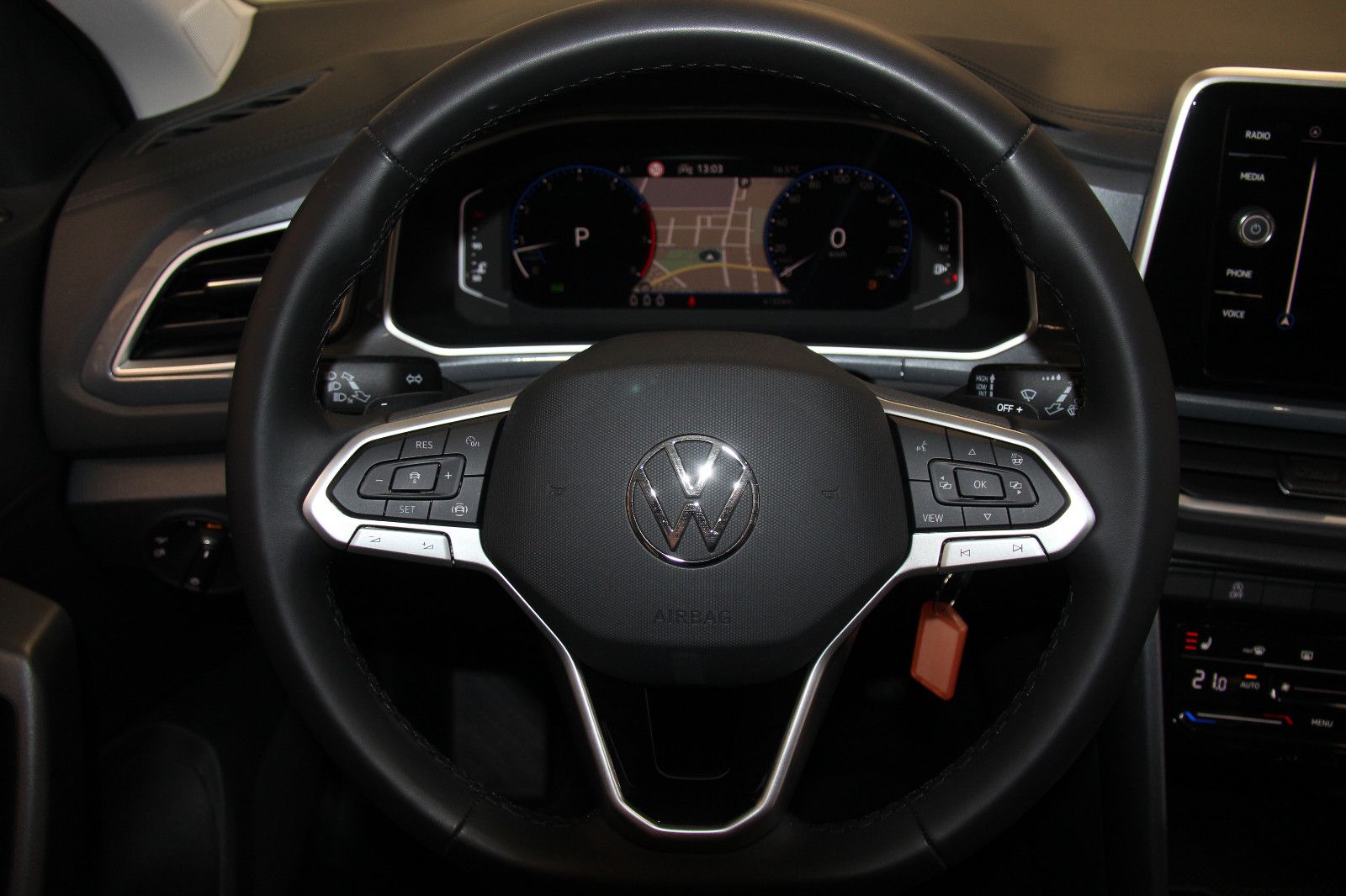 Volkswagen T-Roc Style 1.5 TSI DSG - Samsaru's Car Outlet