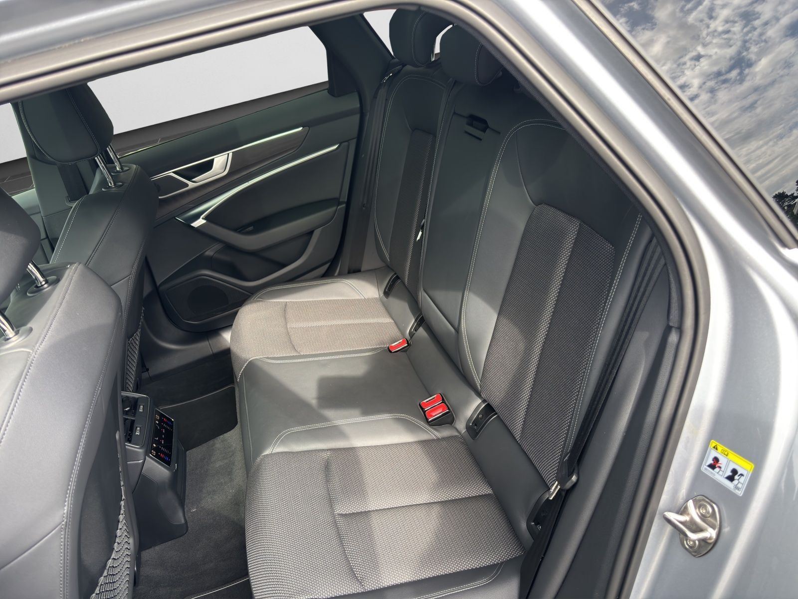 Audi A6 Avant 55 TFSI Quattro S-line HUD RFK PANO AHK