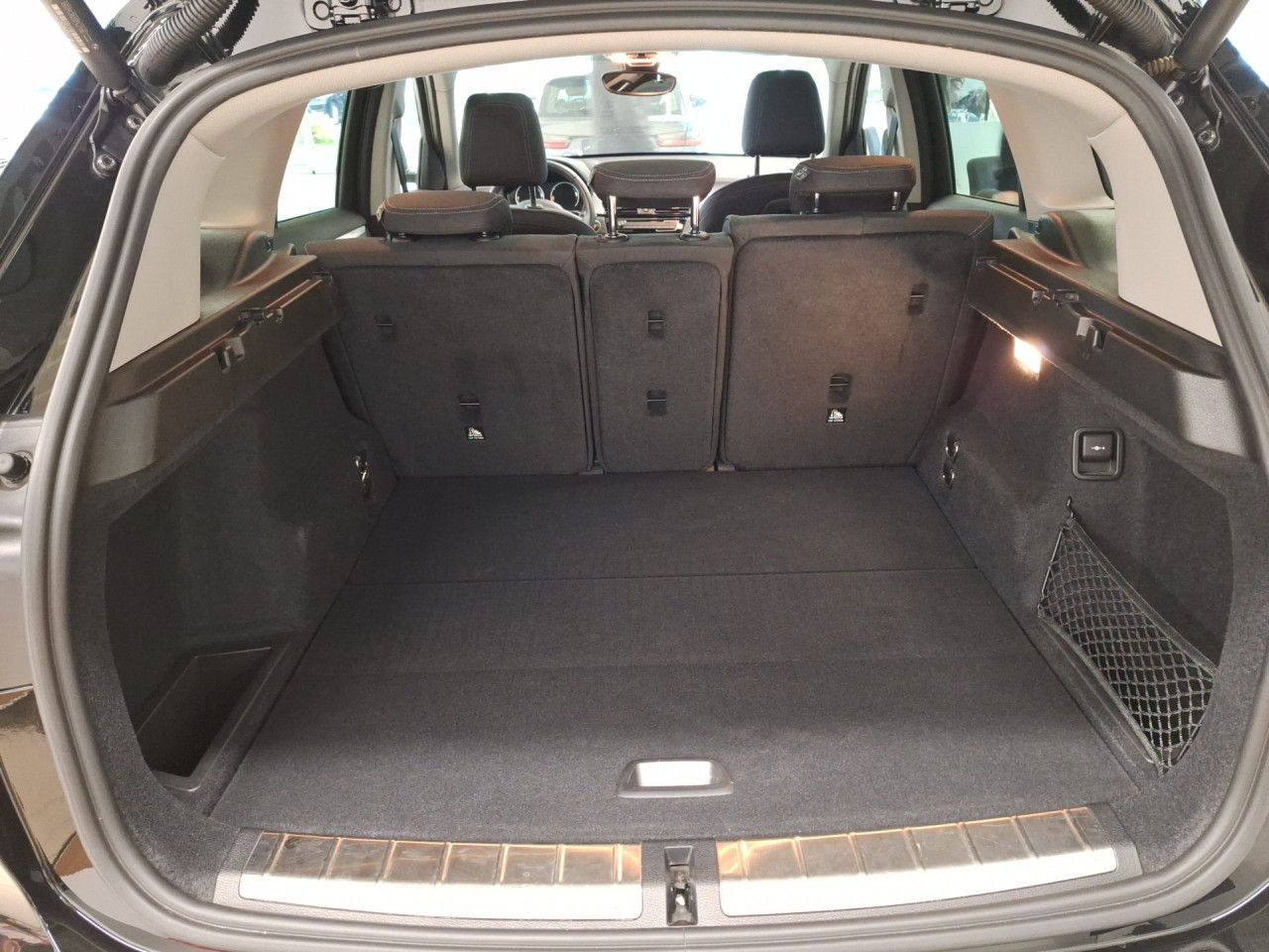 BMW X1 sDrive18d Advantage - Samsaru's Car Outlet