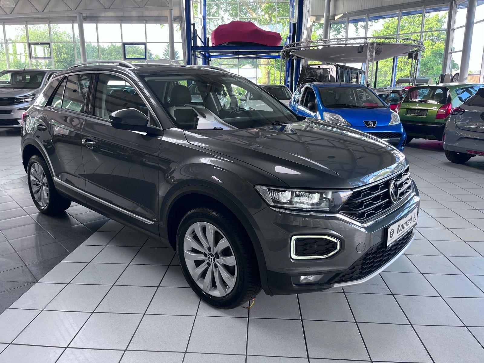 Volkswagen T-Roc Sport - Samsaru's Car Outlet