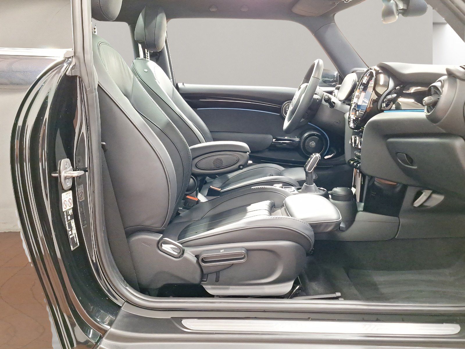 MINI Cooper SE - Samsaru's Car Outlet