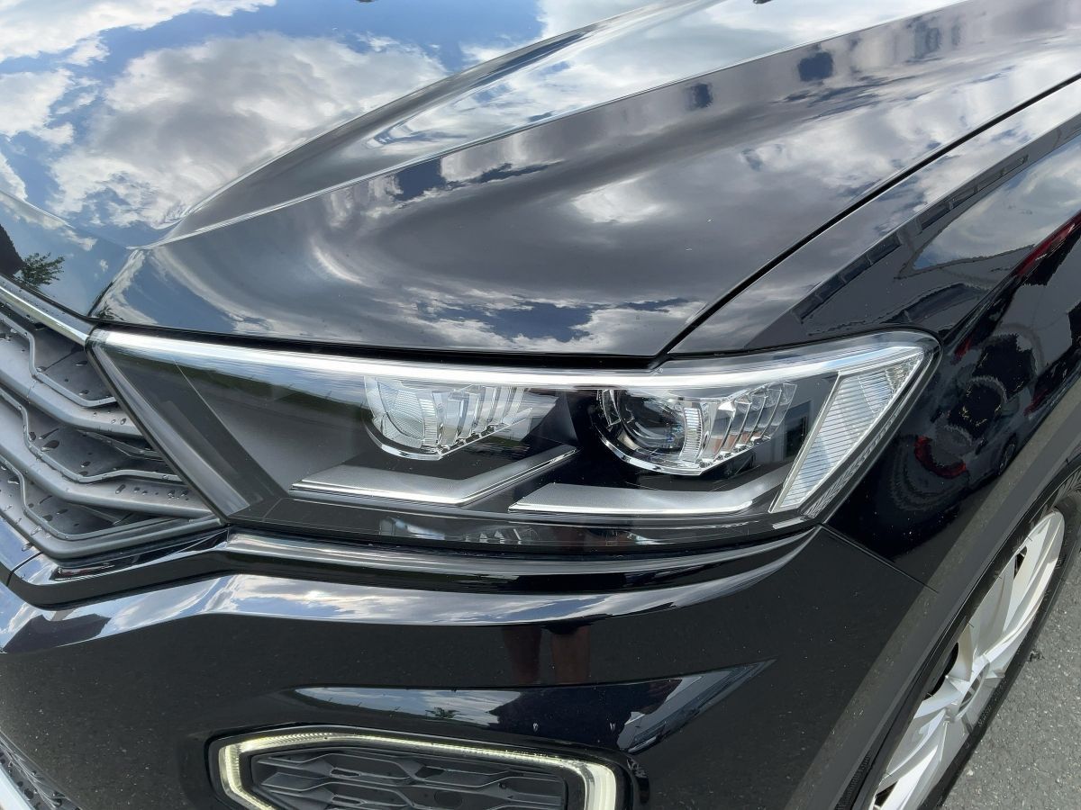Volkswagen T-Roc 1.5 TSI SPORT - Samsaru's Car Outlet