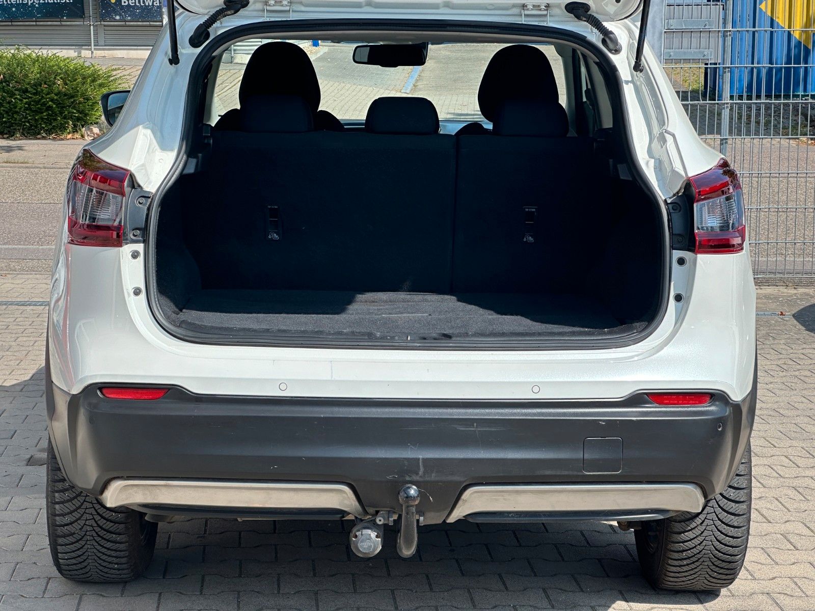 Nissan Qashqai 1.3 - Samsaru's Car Outlet