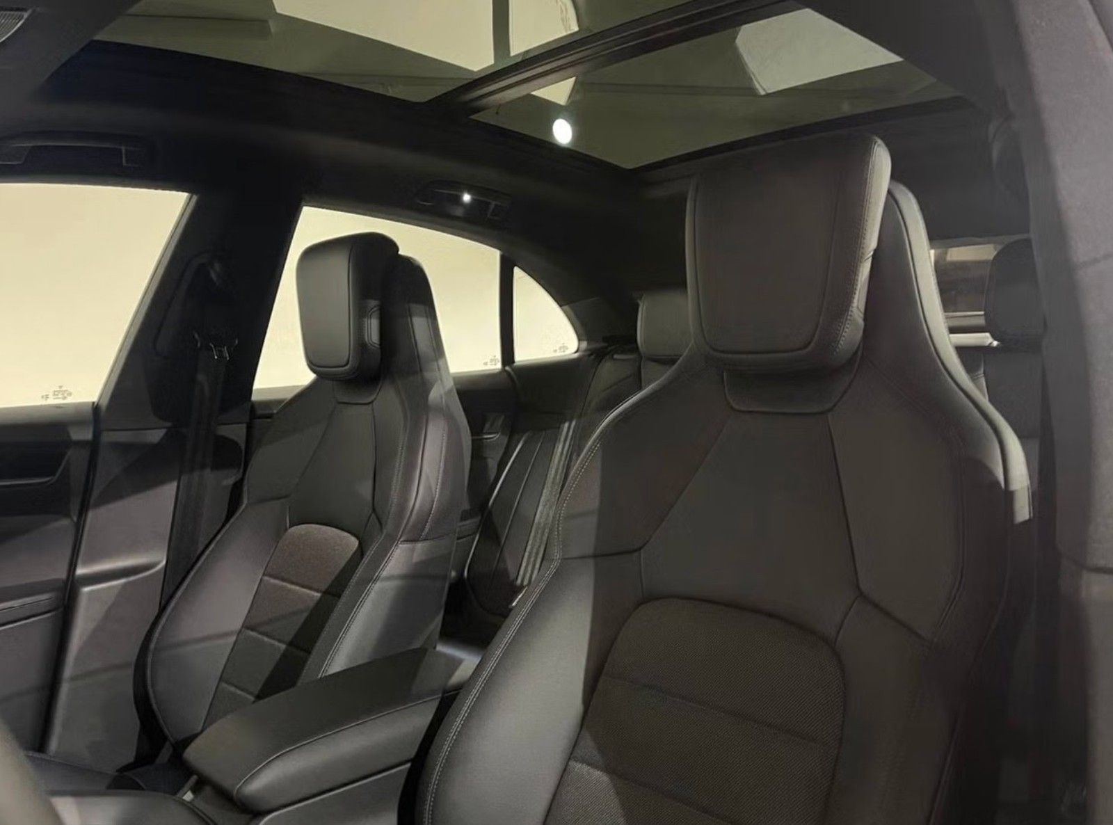 Porsche Macan Electric 4