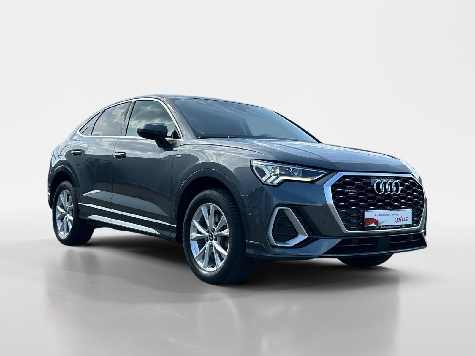 Audi Q3 Sportback 40 TFSI quattro S line - Samsaru's Car Outlet