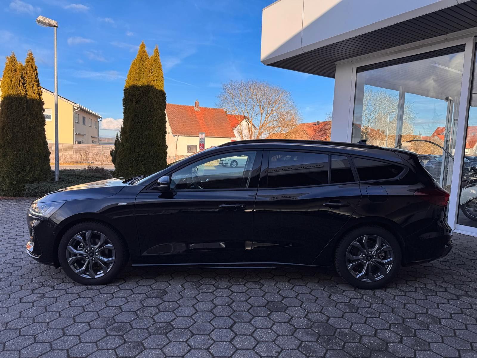 Ford Focus Turnier ST-Line X AHK KAMERA DAB LED